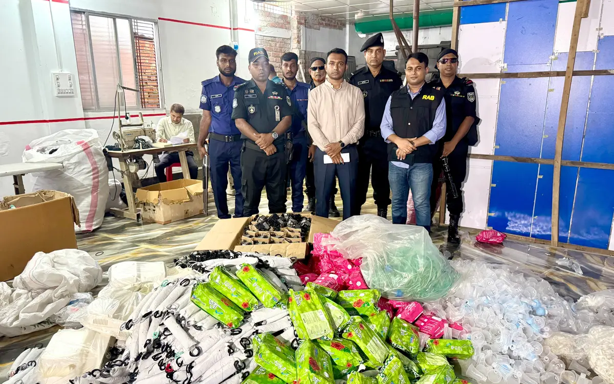 বগুড়ায় নকল স্যানিটারি ন্যাপকিন কারখানা সিলগালা