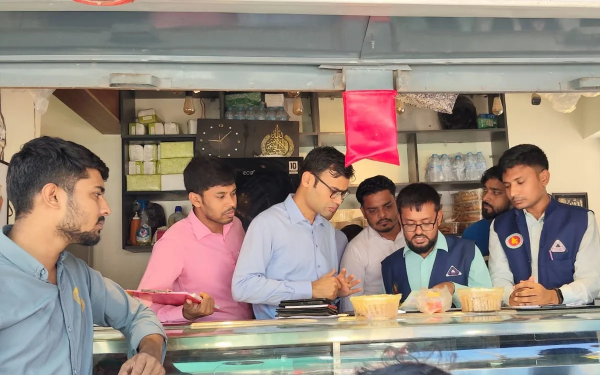 বগুড়ায় দুই লাইভ বেকারিকে ৩৫ হাজার টাকা জরিমানা