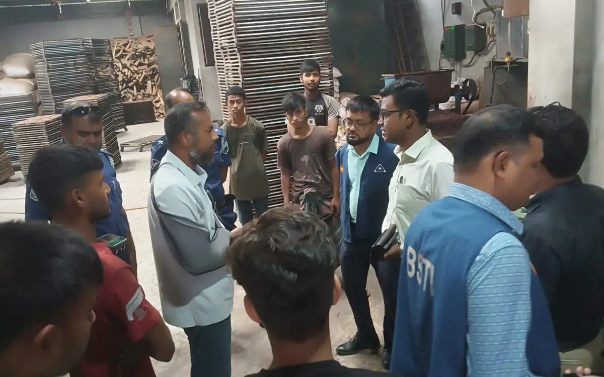 বগুড়ায় অবৈধ মশার কয়েল কারখানায় ৬০ হাজার টাকা জরিমানা