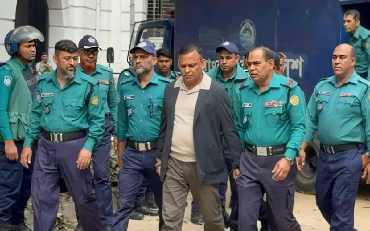 বিডিআর হত্যাকাণ্ডের ৪ প্রত্যক্ষদর্শীকে পেট চিরে নদীতে ফেলা হয়: ট্রাইব্যুনালে মেজর সাব্বিরের সাক্ষ্য