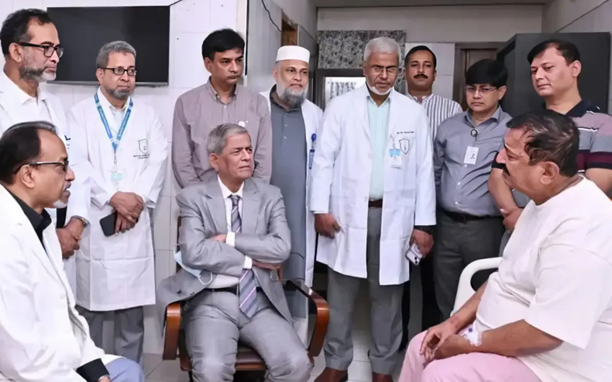 ভূমিমন্ত্রীকে দেখতে হাসপাতালে গেলেন রাষ্ট্রপতি