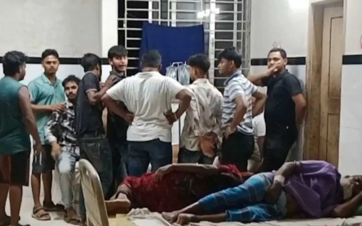 ফরিদপুরে হাসাহাসি নিয়ে সংঘর্ষ, আহত ৬