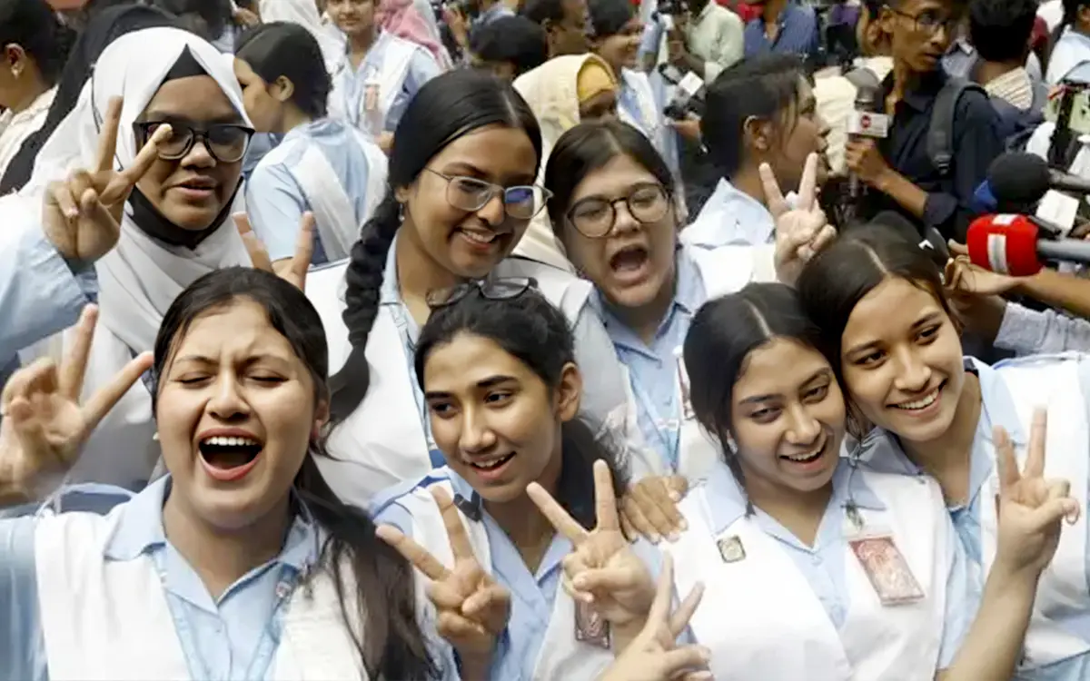 এইচএসসি পরীক্ষার ফলাফল প্রকাশ, পাসের হার ৫২.১২ শতাংশ