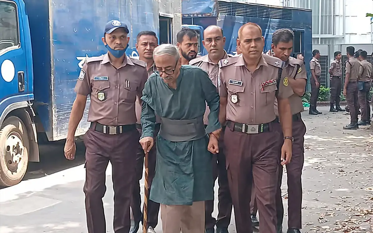 শাহরিয়ার কবিরকে হুইলচেয়ার ব্যবহারের অনুমতি ট্রাইব্যুনালের