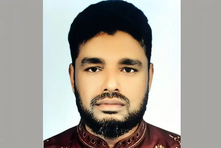 নওগাঁয় ইউপি চেয়ারম্যানকে কুপিয়ে জখম