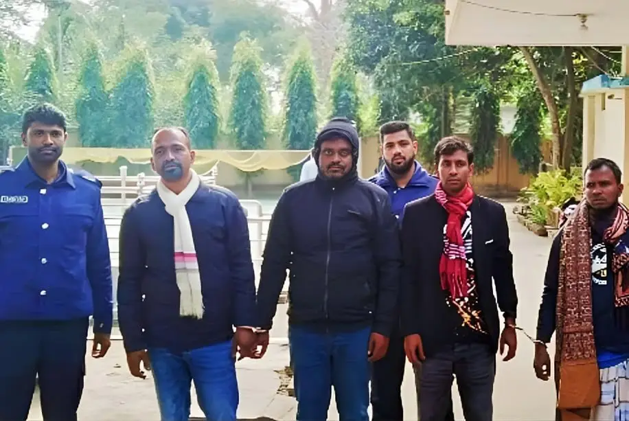 নওগাঁয় নির্বাচনি সহিংসতা, নৌকা প্রার্থীর ৩ কর্মীসহ ৪ জন...
