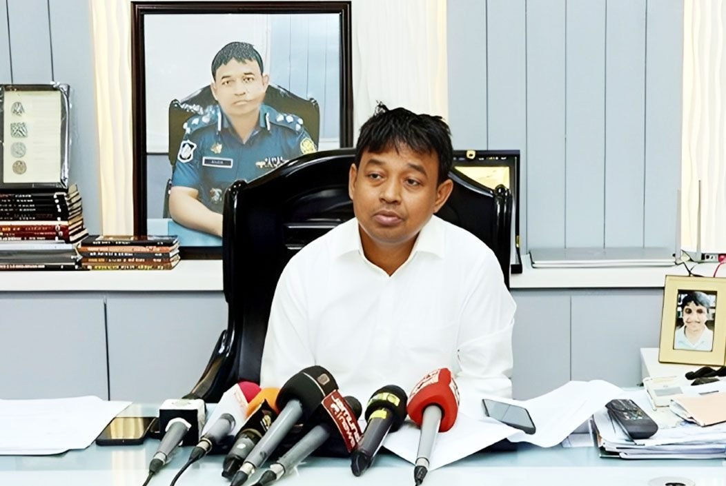 রিজভীকে খুঁজছি, শিগগির আটক: ডিবি প্রধান হারুন