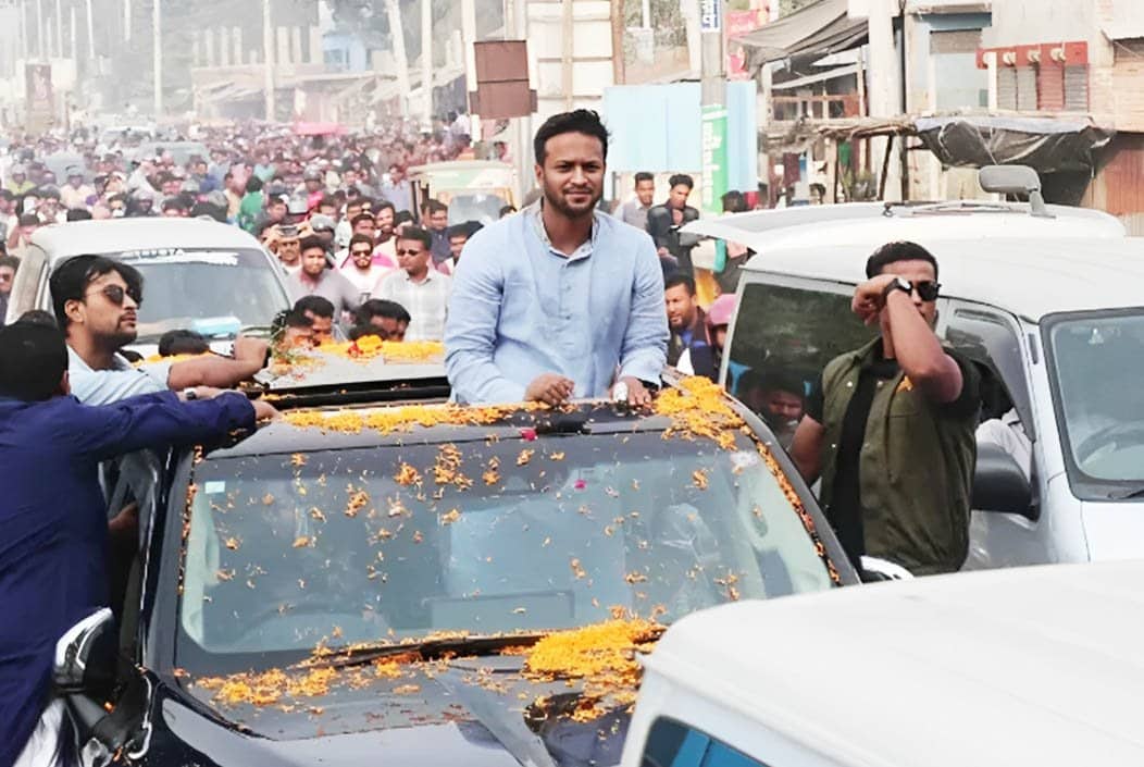 সাকিবকে সতর্ক বার্তা দিল নির্বাচন কমিশন