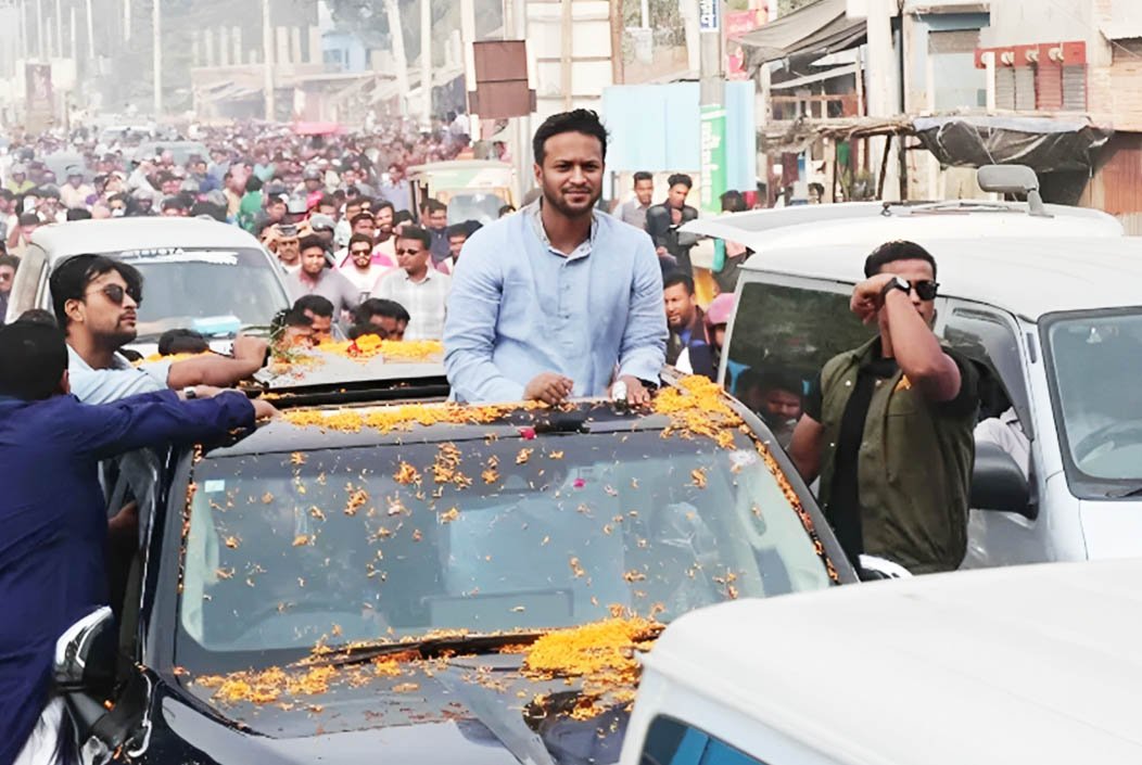 সাকিবকে সতর্ক বার্তা দিল নির্বাচন কমিশন