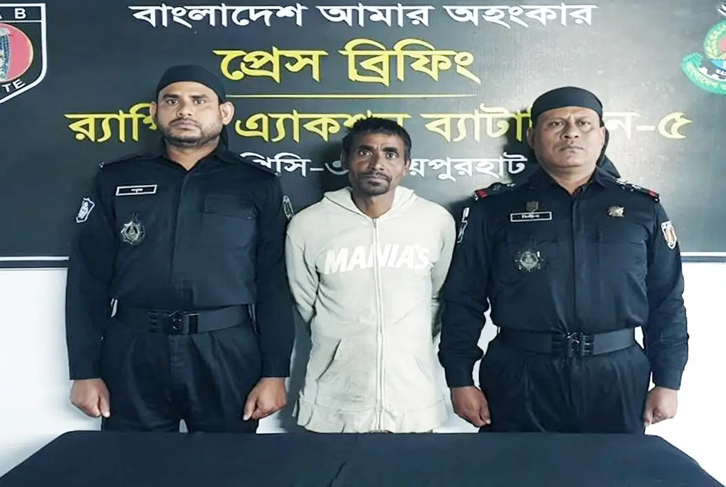 নওগাঁর বদলগাছীতে ১৫ কেজি গাঁজাসহ আটক ১