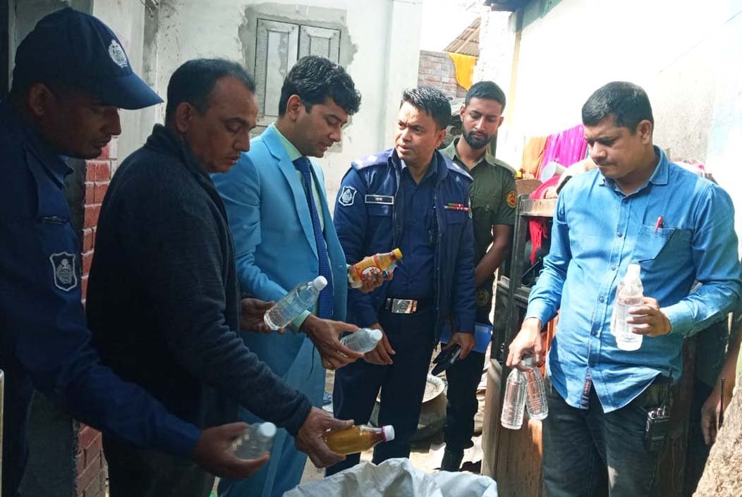 বগুড়ার শেরপুরে ১৫০ বোতল বাংলা মদ উদ্ধার
