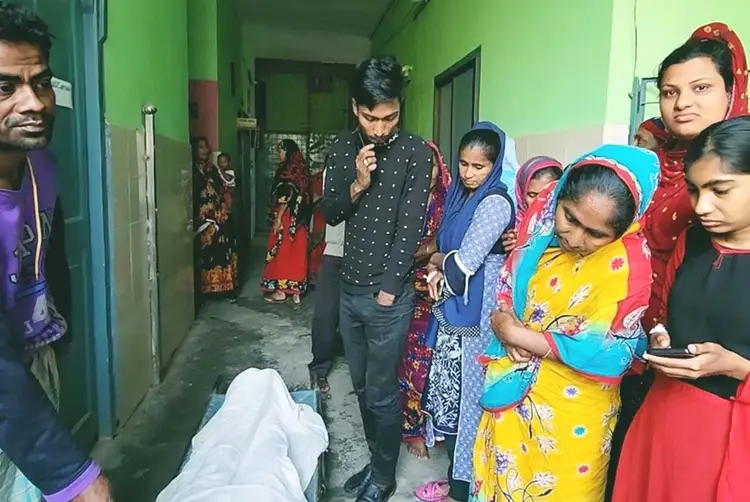 কাভার্ডভ্যানের ধাক্কায় আলমসাধু চালকের মুত্যু