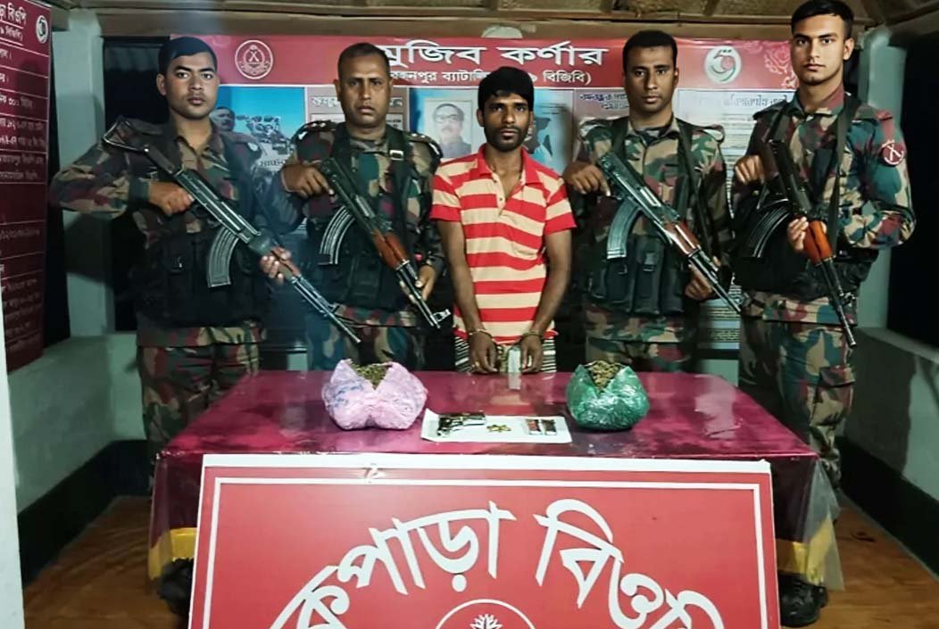 বিজিবি’র অভিযানে পিস্তল, গুলি ও গাঁজাসহ যুবক আটক