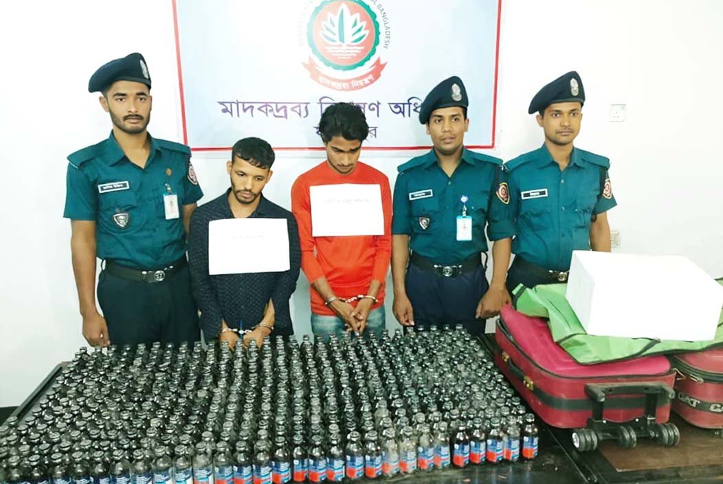 বোয়ালমারীতে ৪৪০ বোতল ফেনসিডিলসহ ২ মাদক কারবারি আটক