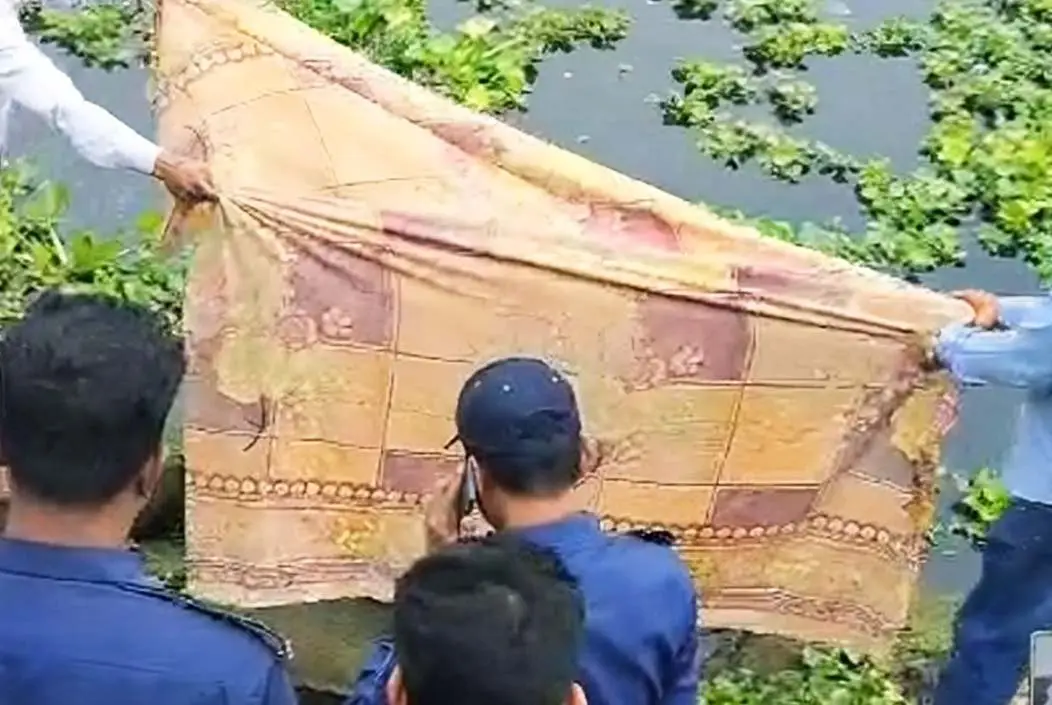 মানিকগঞ্জে নিখোঁজের দুই দিন পর নদী থেকে স্কুলছাত্রীর লা...