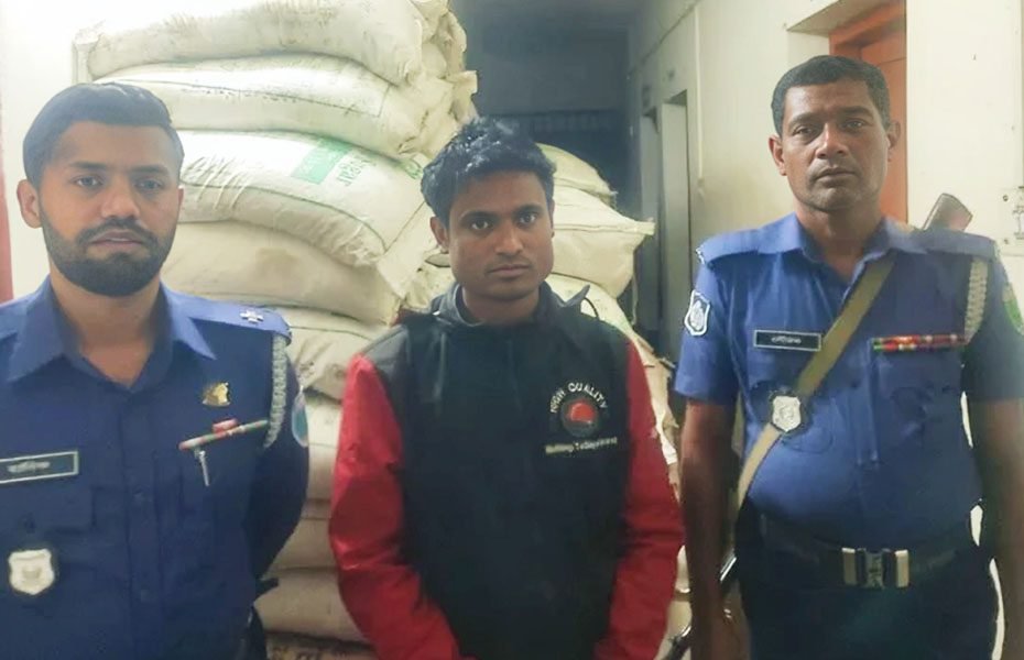 সুনামগঞ্জের মধ্যনগরে ২৪৩ বস্তা ভারতীয় চিনিসহ যুবক গ্রেফতার