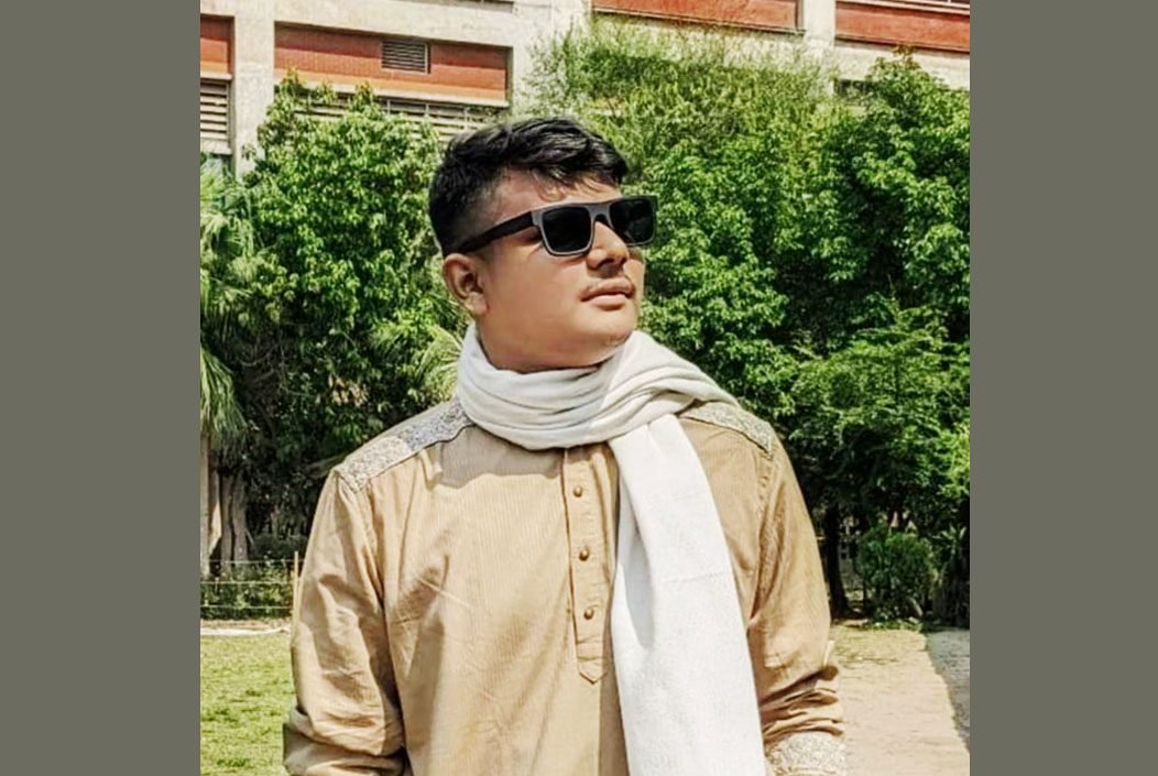 ঢাকা বিশ্ববিদ্যালয়ের সুইমিংপুলে গোসলে নেমে ঢাবি শিক্ষার...