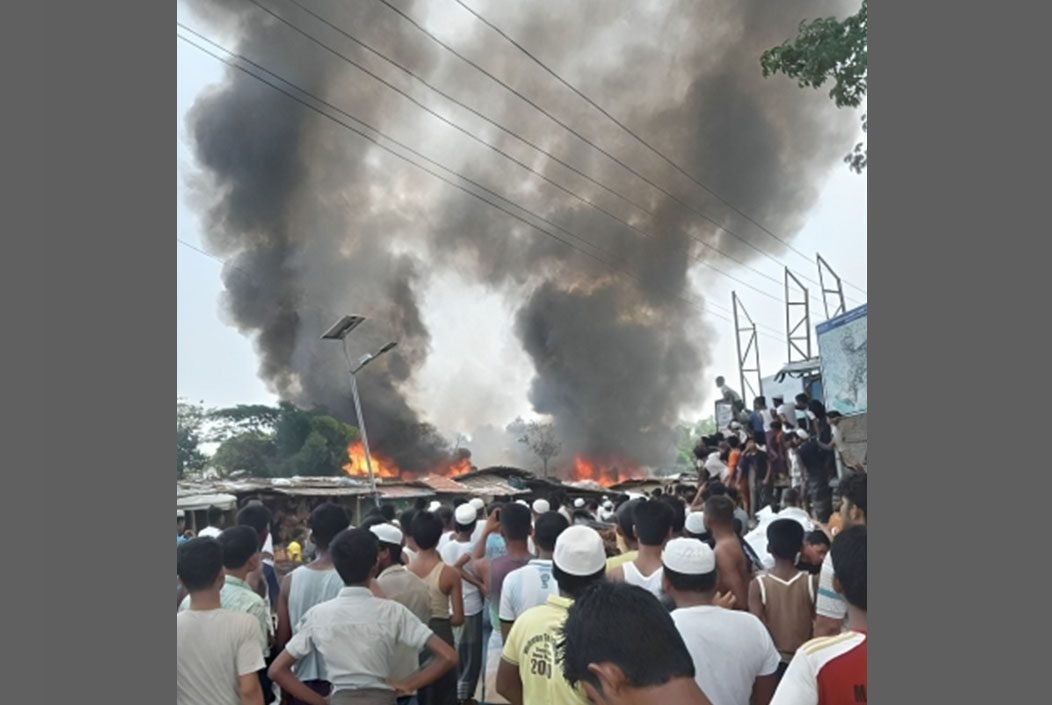 কক্সবাজারের উখিয়ায় রোহিঙ্গা ক্যাম্পে আগুন, নিয়ন্ত্রণে ৭ ইউনিট