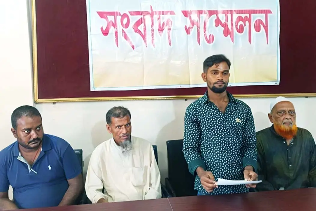 গাইবান্ধার সাঘাটায় স্বামীকে মারধর করে স্ত্রীকে নিয়ে উ...