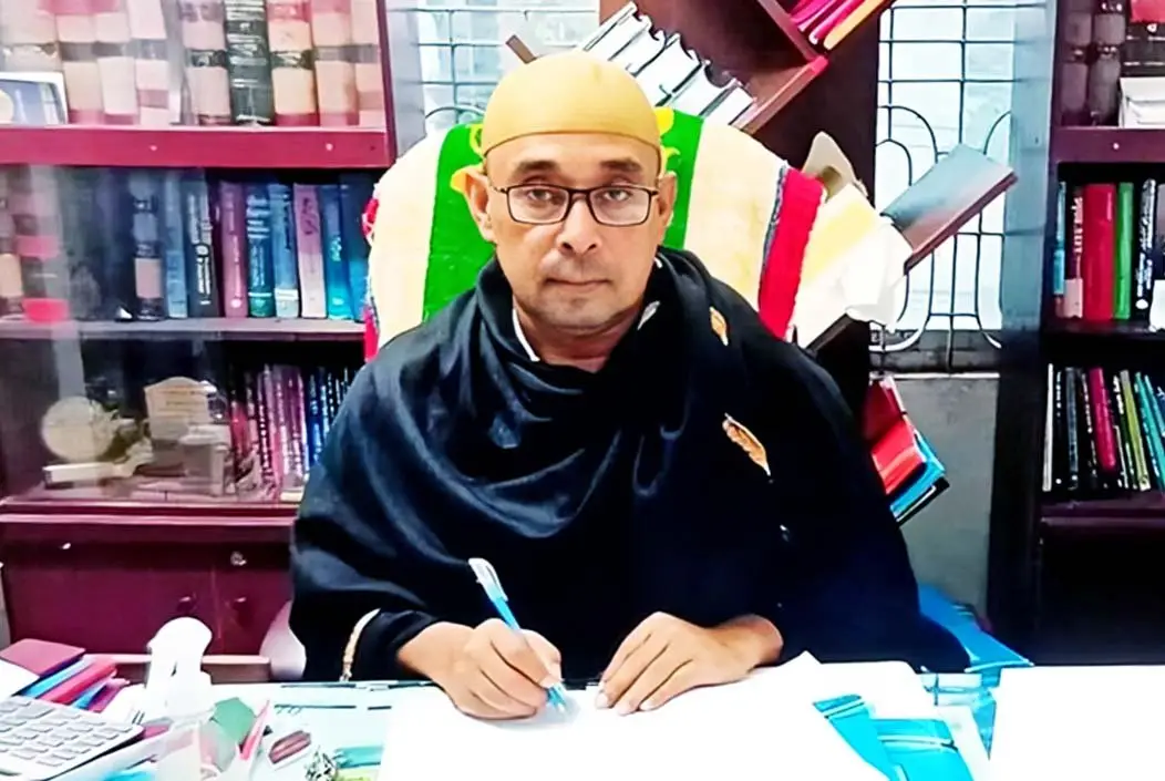 শরীয়তপুরে নিজ চেম্বার থেকে আইনজীবীর ঝুলন্ত মরদেহ উদ্ধার