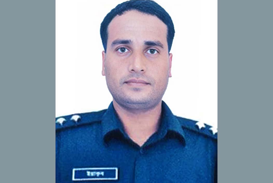আপত্তিকর ছবি তুলে ব্ল্যাকমেইল, চাকরি হারালেন সকহারী পুল...