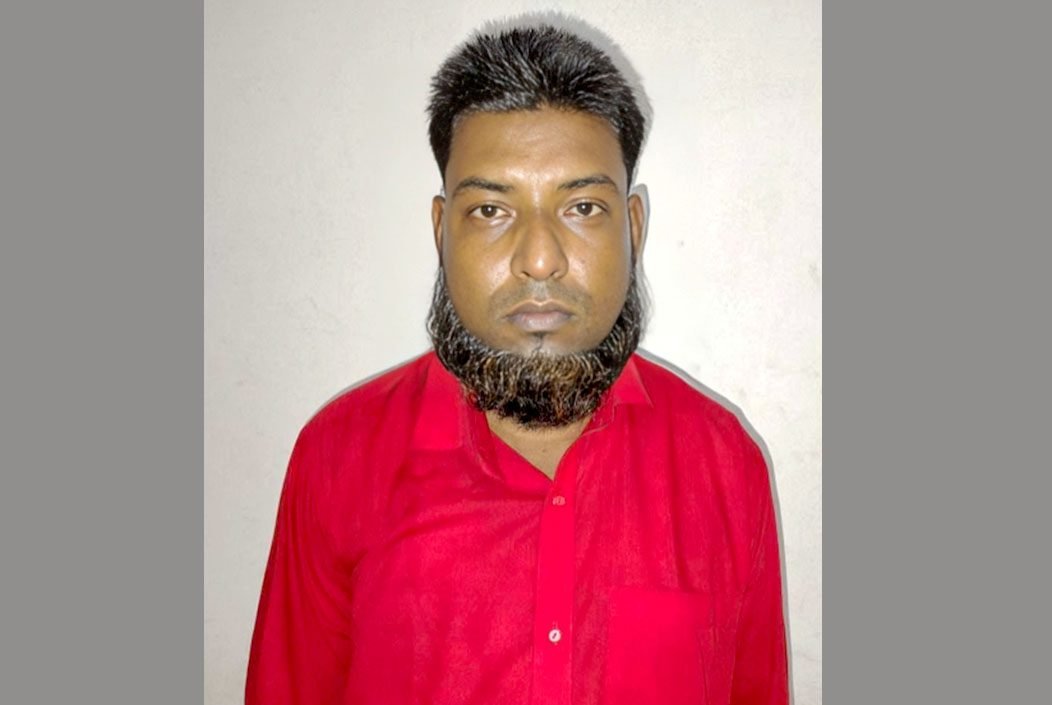 আখাউড়ায় নিজ মেয়েকে ধর্ষণের অভিযোগে বাবা গ্রেপ্তার