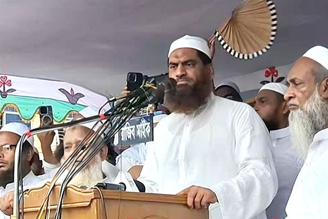 শেখ হাসিনাই আ.লীগকে কলঙ্কিত করে দেশ থেকে পালিয়েছে: মামুনুল হক