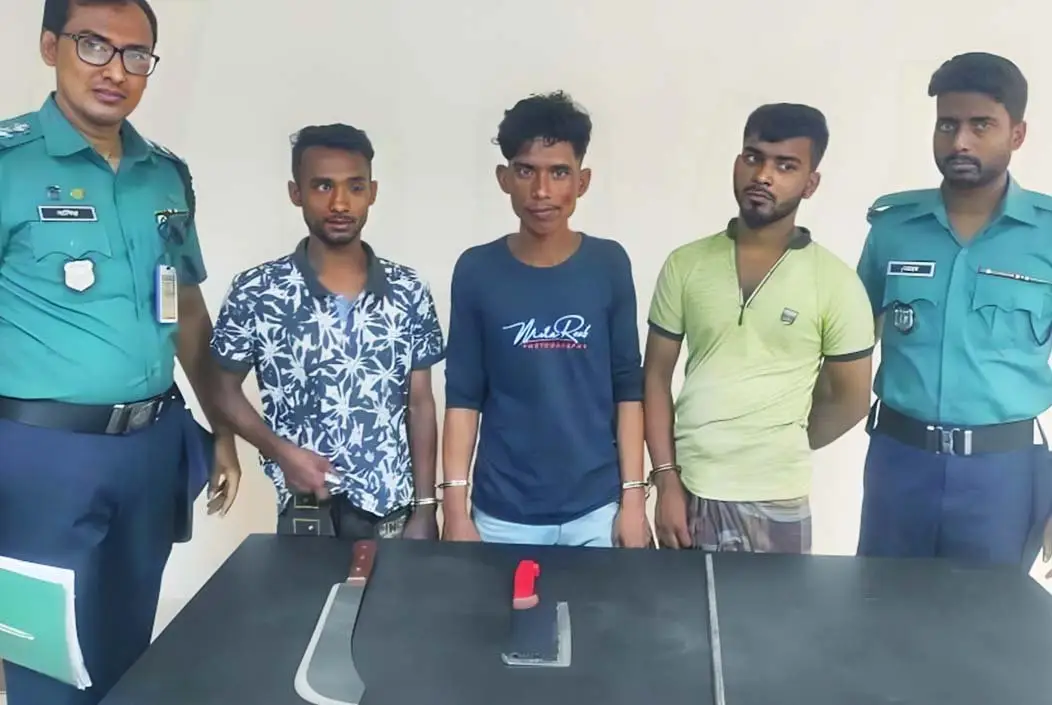 ফিল্মি স্টাইলে ছিনতাই, চক্রের ৩ সদস্য গ্রেপ্তার