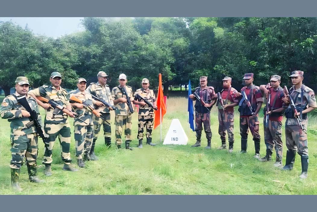 সীমান্তে বিএসএফের কাঁটাতারের বেড়া দেওয়ার চেষ্টা, বিজিবি...