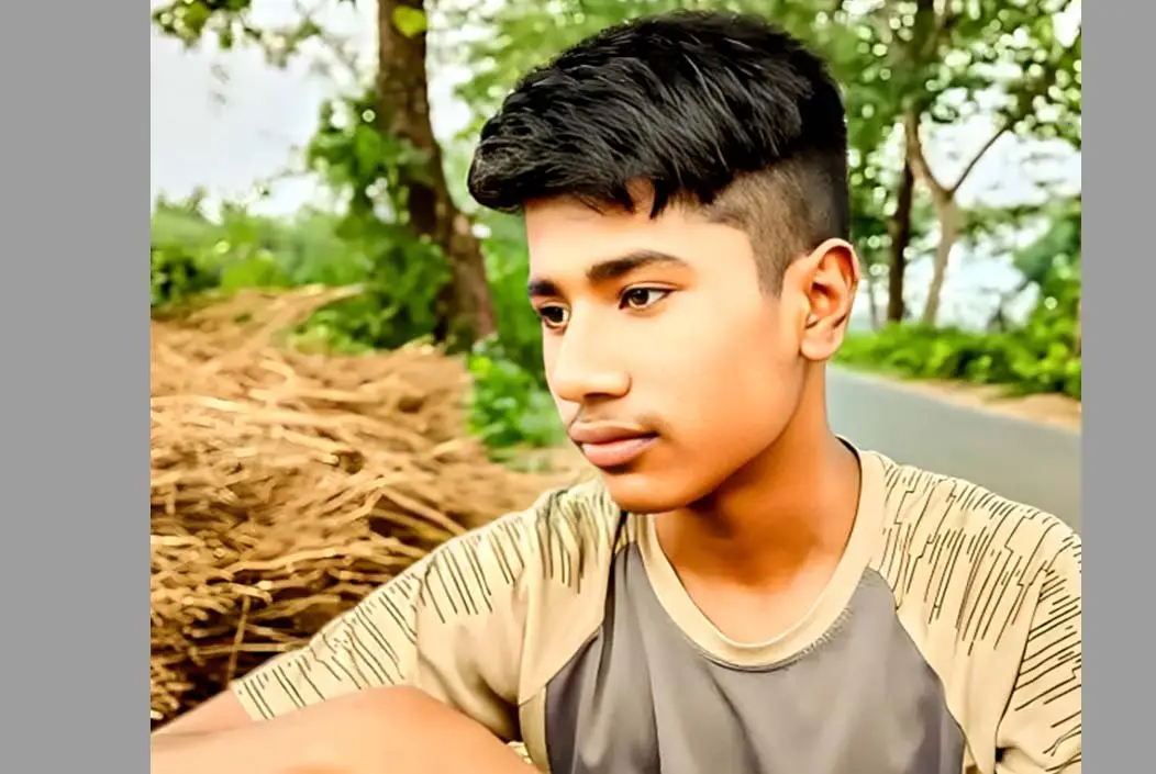 দৌলতপুরে মোটরসাইকেল নিয়ন্ত্রণ হারিয়ে প্রাণ গেল স্কুলছ...