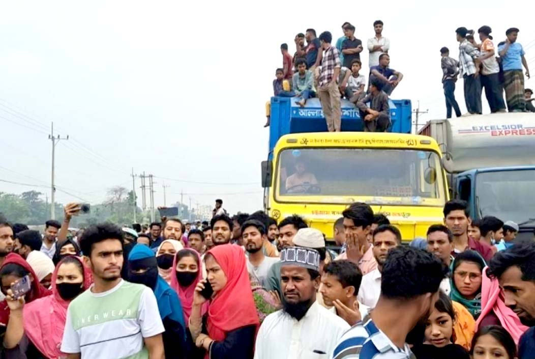 বন্য হাতির আক্রমণে সাত মাসের শিশুর মৃত্যু, প্রতিবাদে সড়ক অবরোধ