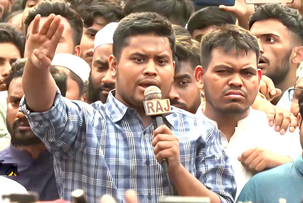 সেনাবাহিনীর প্রতি আমাদের পূর্ণ আস্থা ও সমর্থন আছে: হাসনাত আব্দুল্লাহ