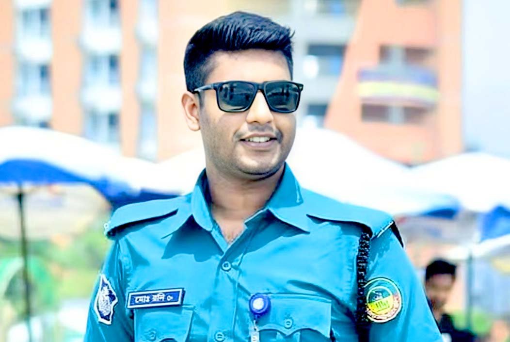 অন্তঃসত্ত্বা স্ত্রীর জন্য বাড়ি ফেরা হলো না পুলিশ সদস্যের