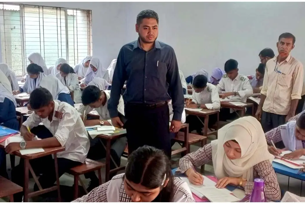 এসএসসি পরীক্ষার প্রথম দিনেই ‘নেই’ ৭১ মুখ!