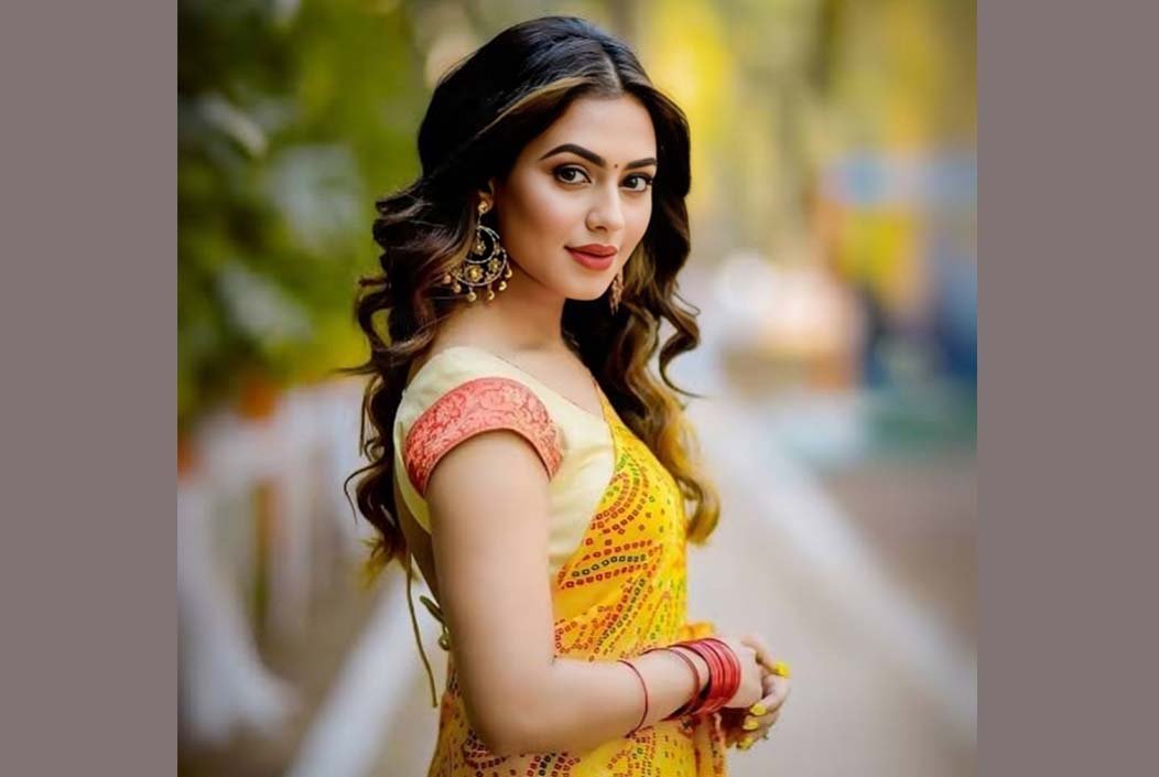 হত্যাচেষ্টা মামলায় বিমানবন্দরে নুসরাত ফারিয়া আটক