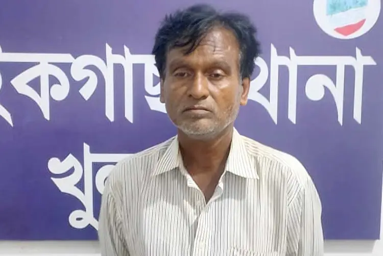 খুলনায় ৫ বছরের শিশুকে যৌন নিপীড়নের অভিযোগে ডাক্তার গ্রেফতার