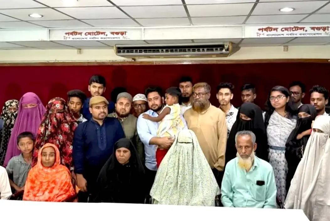 বগুড়ায় শহীদ পরিবারের পাশে এনসিপি