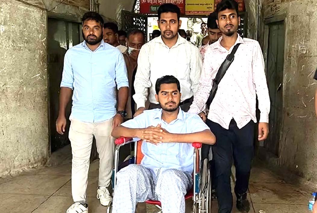হাসপাতাল ছাড়লেন নুরুল হক নুর
