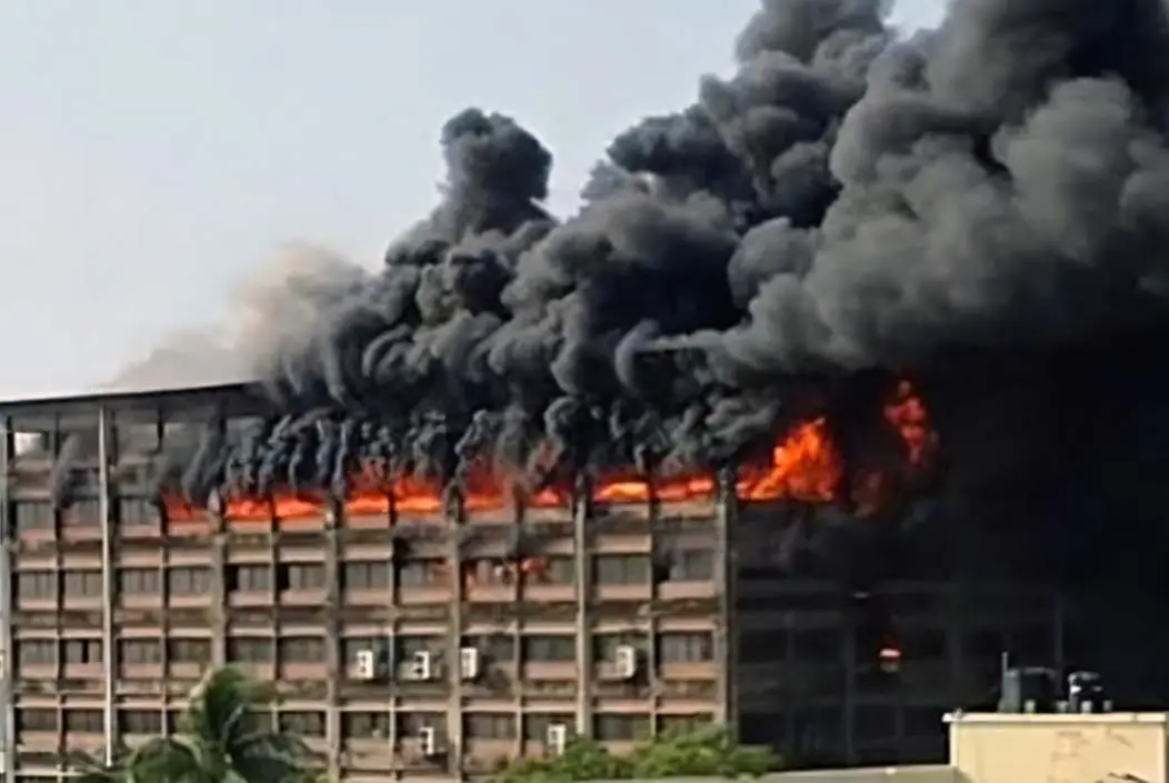 চট্টগ্রাম ইপিজেডে ভয়াবহ অগ্নিকাণ্ড, নিয়ন্ত্রণে ১৭ ইউনিট