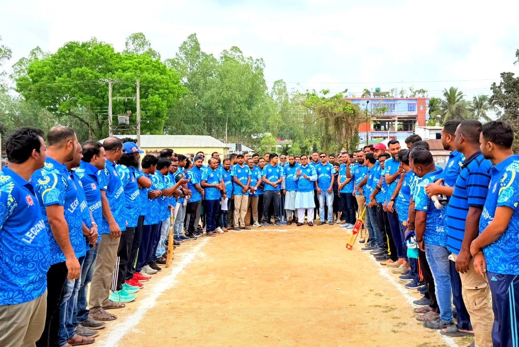 বগুড়ার শেরপুরে ১০ দলের লিজেন্ড কাপ ক্রিকেট টুর্নামেন্টের জমজমাট উদ্বোধন