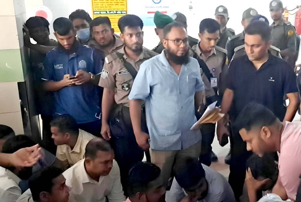 ঢামেকে সাঁড়াশি অভিযান, দালালসহ আটক ৪৫