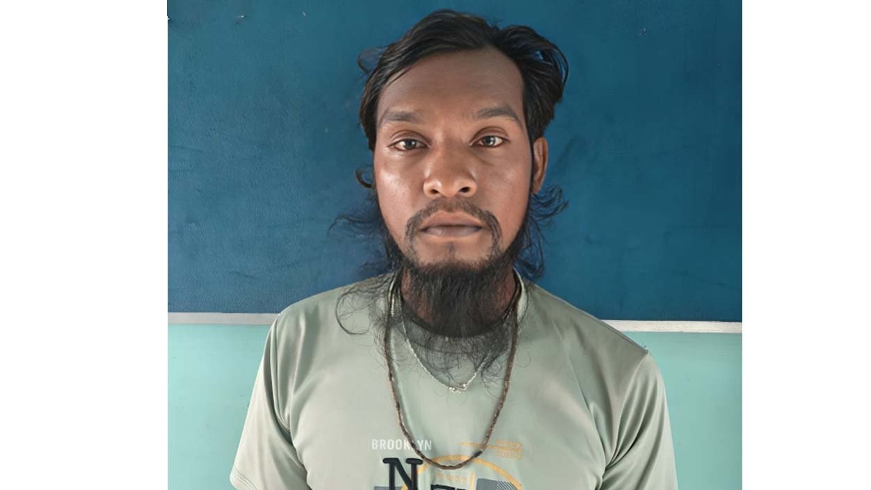 নওগাঁয় কিশোরীকে ধর্ষণের অভিযোগে যুবক আটক