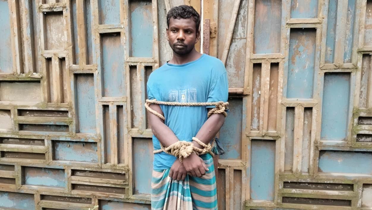 শেরপুরে চোর সন্দেহে যুবক আটক