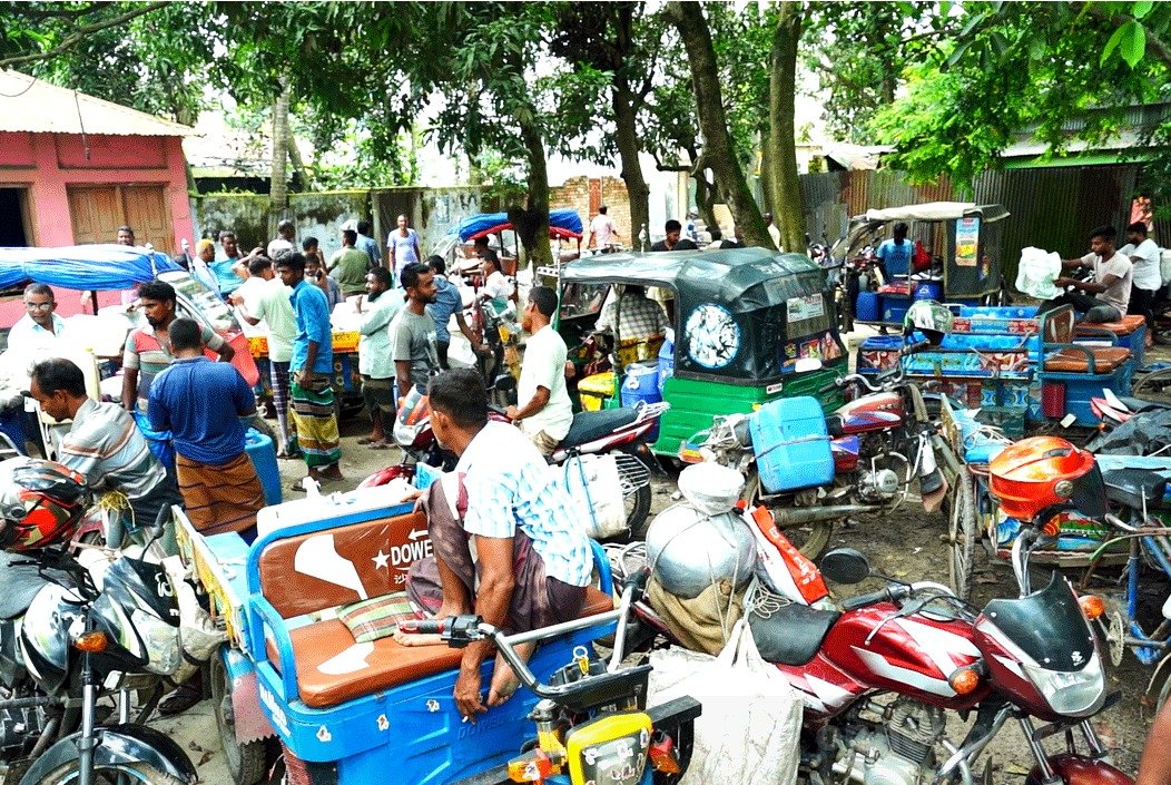 ঐতিহ্যের জৌলুস হারাচ্ছে শেরপুরের দই