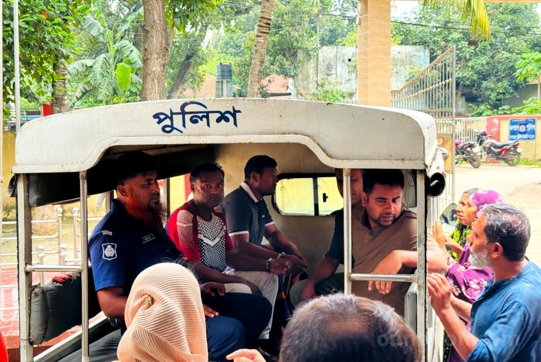 শেরপুরে পুলিশি অভিযানে সাবেক ছাত্রনেতাসহ গ্রেপ্তার ৪