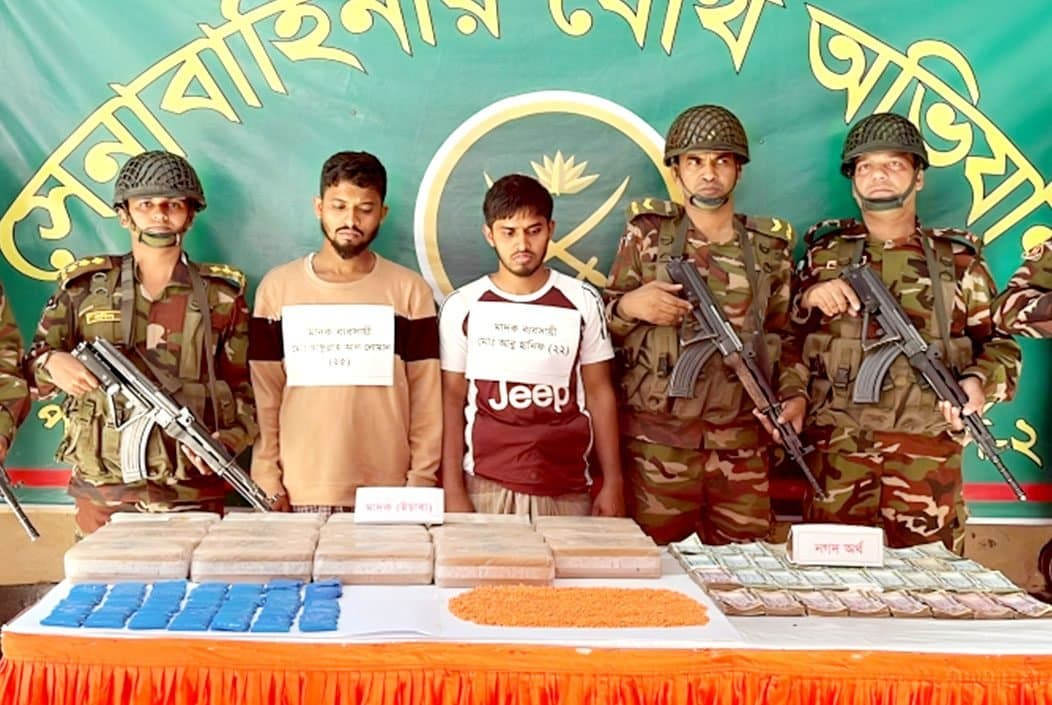আনোয়ারায় ২ লাখ ইয়াবাসহ দুই যুবক আটক