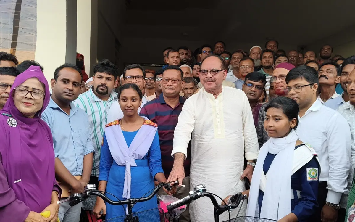 শেরপুরে দুর্যোগে ক্ষতিগ্রস্তদের মাঝে সহায়তা সামগ্রী বিতরণ অন্বেষণ Onnetion