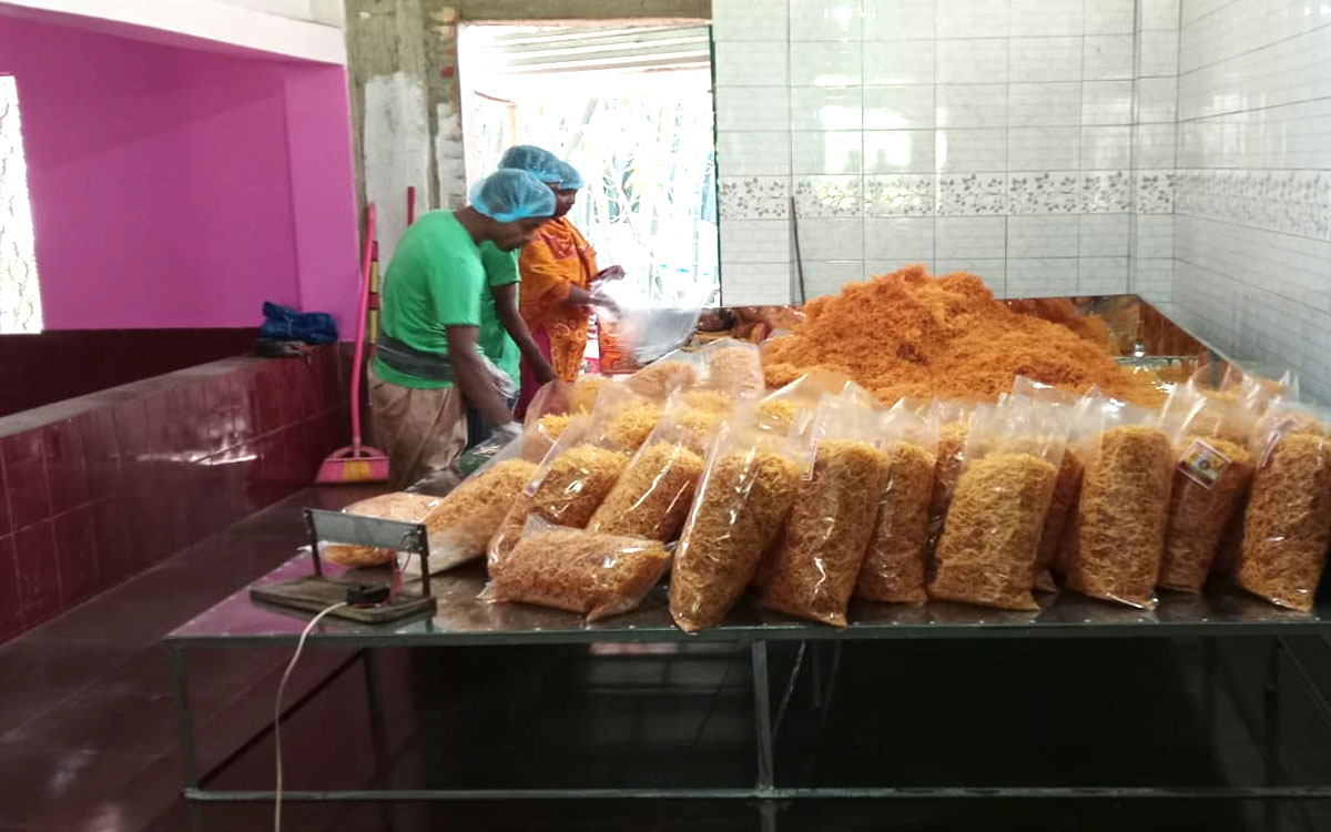 বগুড়ায় বিএসটিআইয়ের সনদহীন ৫ খাদ্য কারখানাকে ৭ দিনের আলটিমেটাম