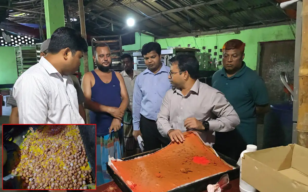বগুড়ায় অস্বাস্থ্যকর কেক কারখানায় অভিযান