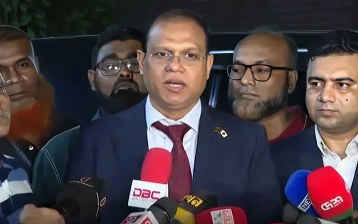 বিকল্প বিমানে ফেরার সুযোগ থাকলেও সফরসঙ্গীদের ছেড়ে যাননি প্রধানমন্ত্রী: আতিকুর রহমান রুমন